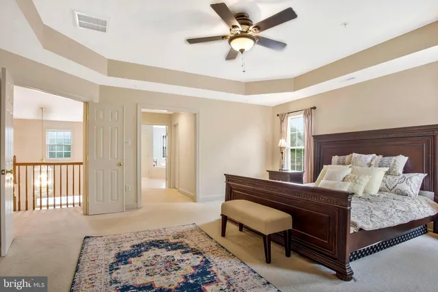 a view of entryway with bathroom