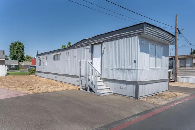 a view of backyard of house