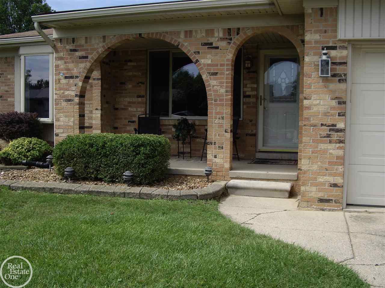 47725 Chrys Road Macomb, MI 48044 - Photo 2 of 51 50053104-1.JPG