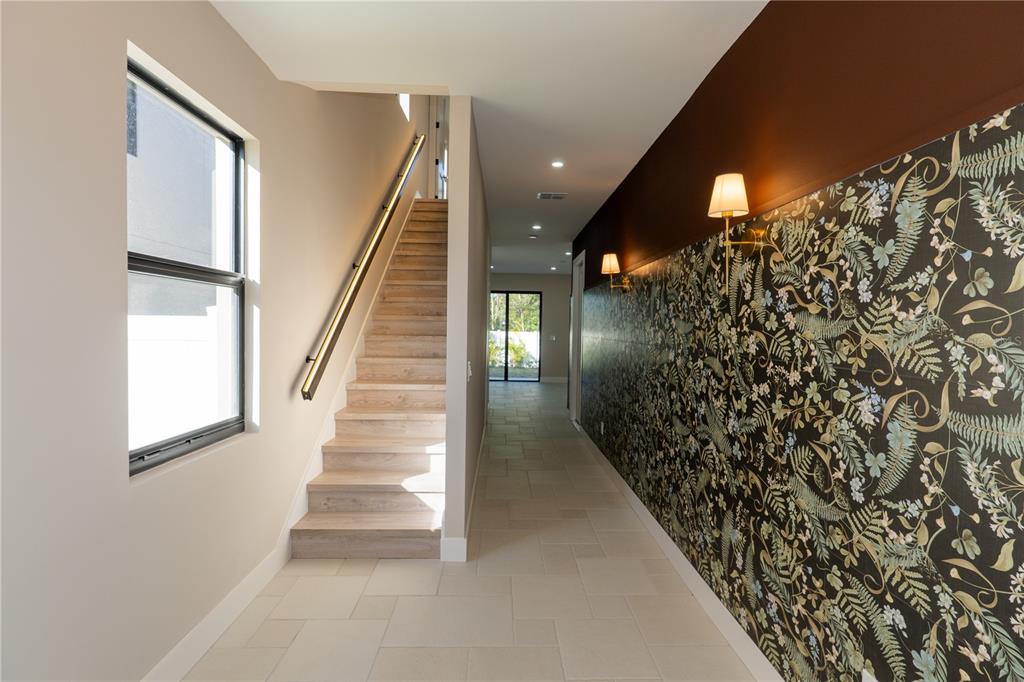 7619 Amherst Street Tampa, FL 33625 - Photo 4 of 50