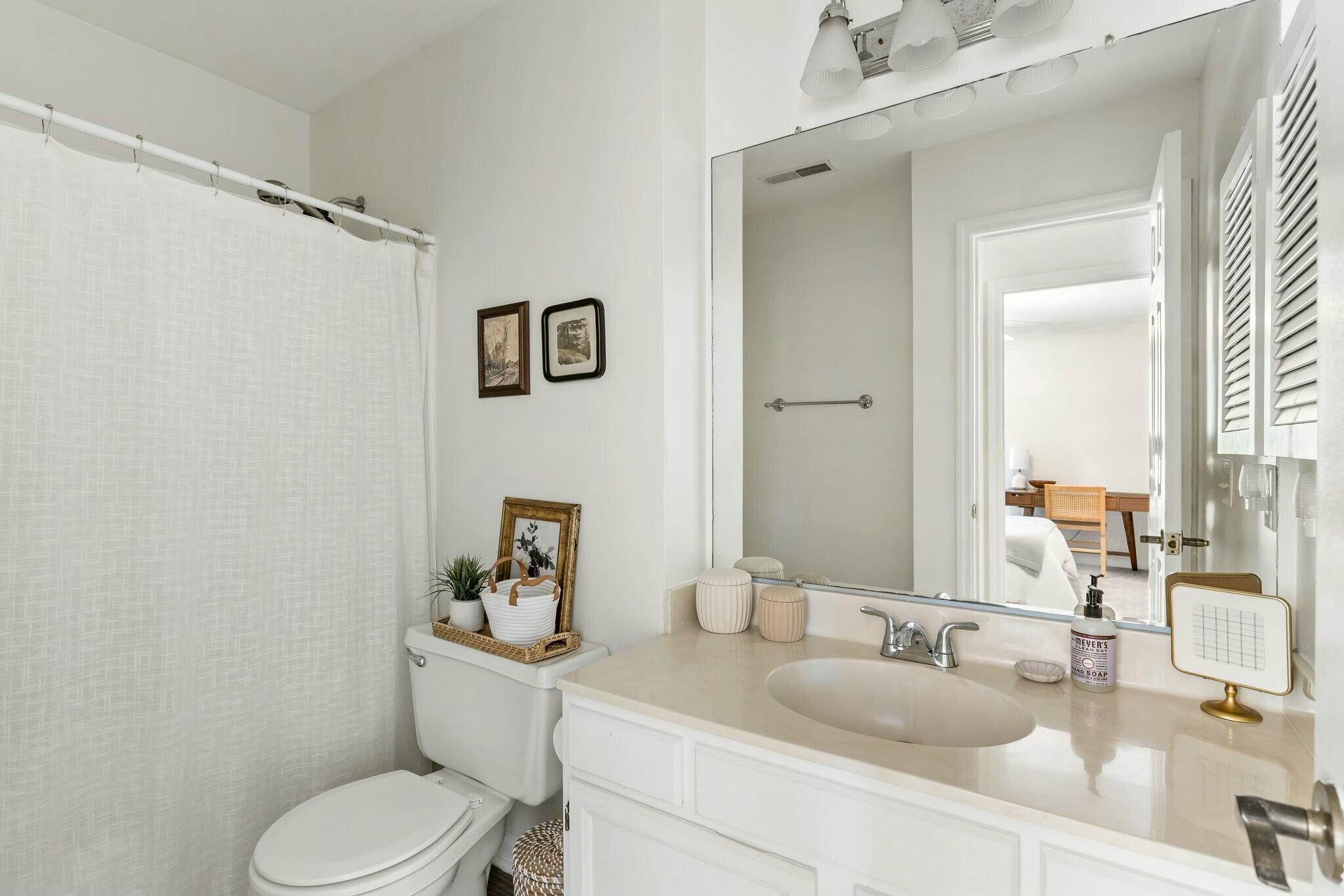 540 Castle Hall Road Mount Pleasant, SC 29464 - Photo 21 of 32 Full Bathroom