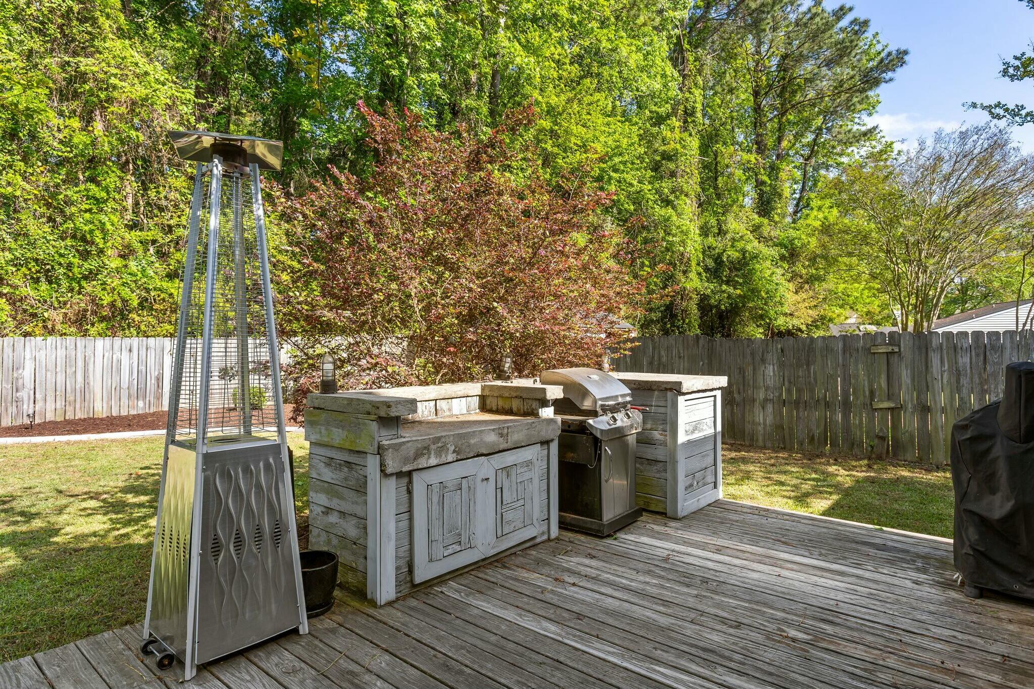 540 Castle Hall Road Mount Pleasant, SC 29464 - Photo 26 of 32 Grilling Deck