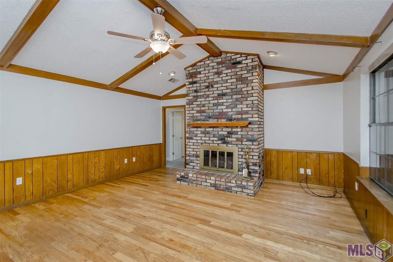12722 Rambling Oaks Avenue Baton Rouge, LA 70818 - Photo 15 of 31 Living Room