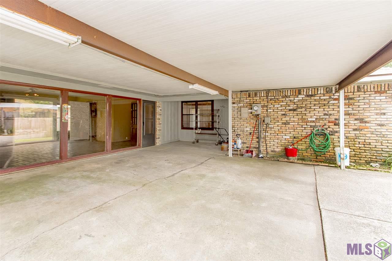 12722 Rambling Oaks Avenue Baton Rouge, LA 70818 - Photo 9 of 31 Carport