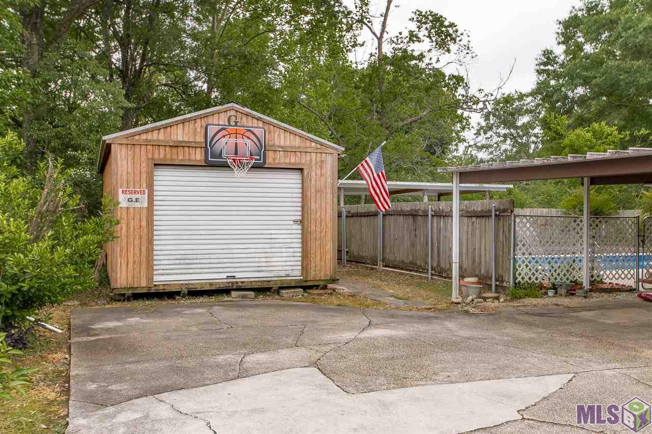 12722 Rambling Oaks Avenue Baton Rouge, LA 70818 - Photo 10 of 31 Storage