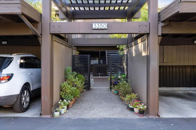 $865,000 | 3350 La Mesa Drive, Unit 4, San Carlos, CA 94070