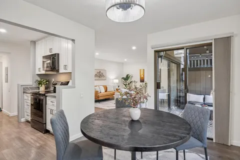 $865,000 | 3350 La Mesa Drive, Unit 4, San Carlos, CA 94070