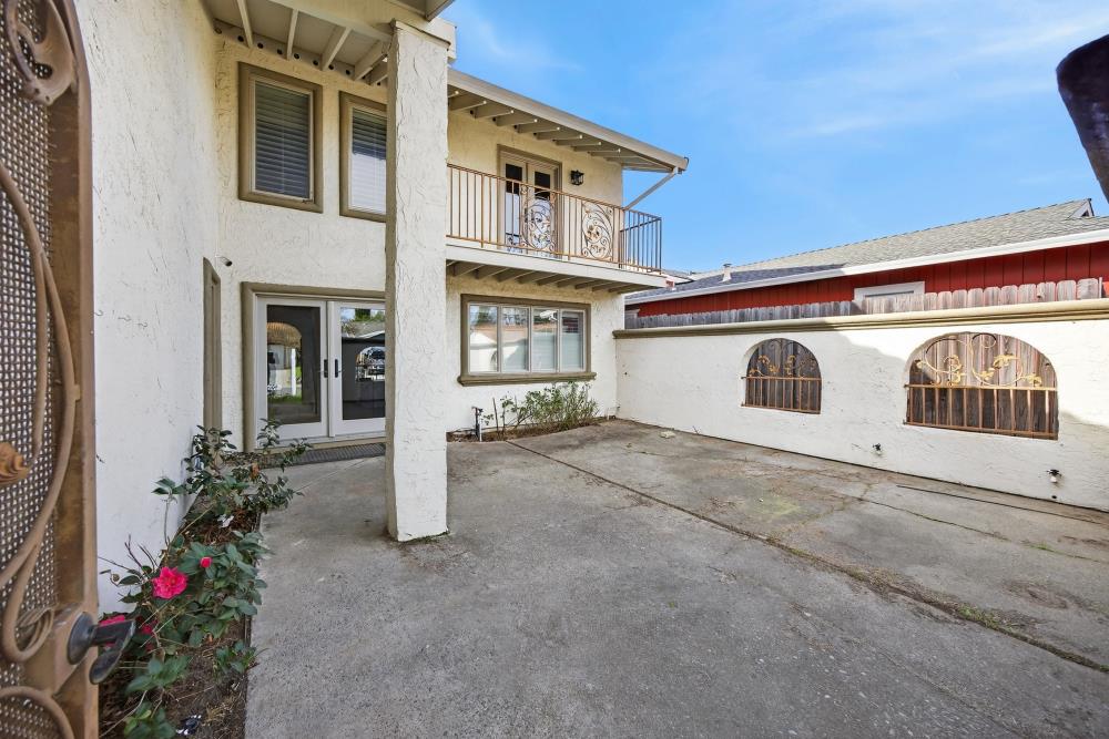 7019 Forbs Way Citrus Heights, CA 95610 - Photo 4 of 56