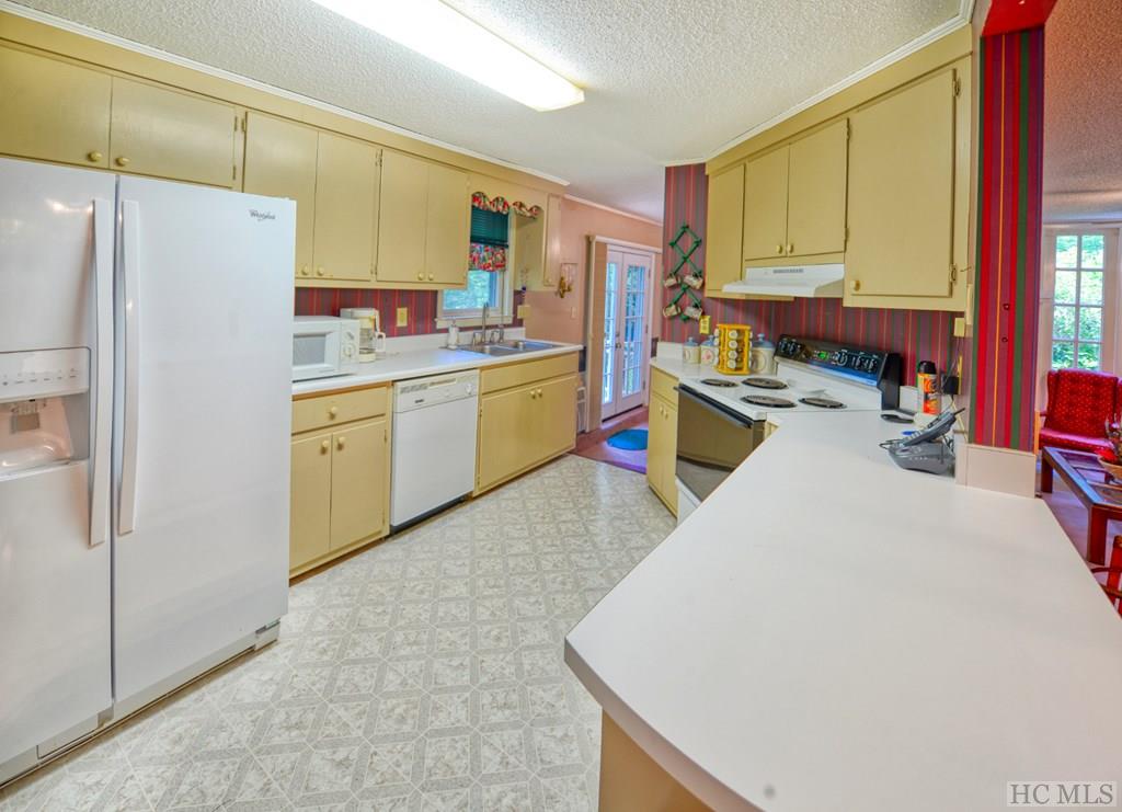 1886 Dillard Road Highlands, NC 28741 - Photo 6 of 13 Gallery Image 6