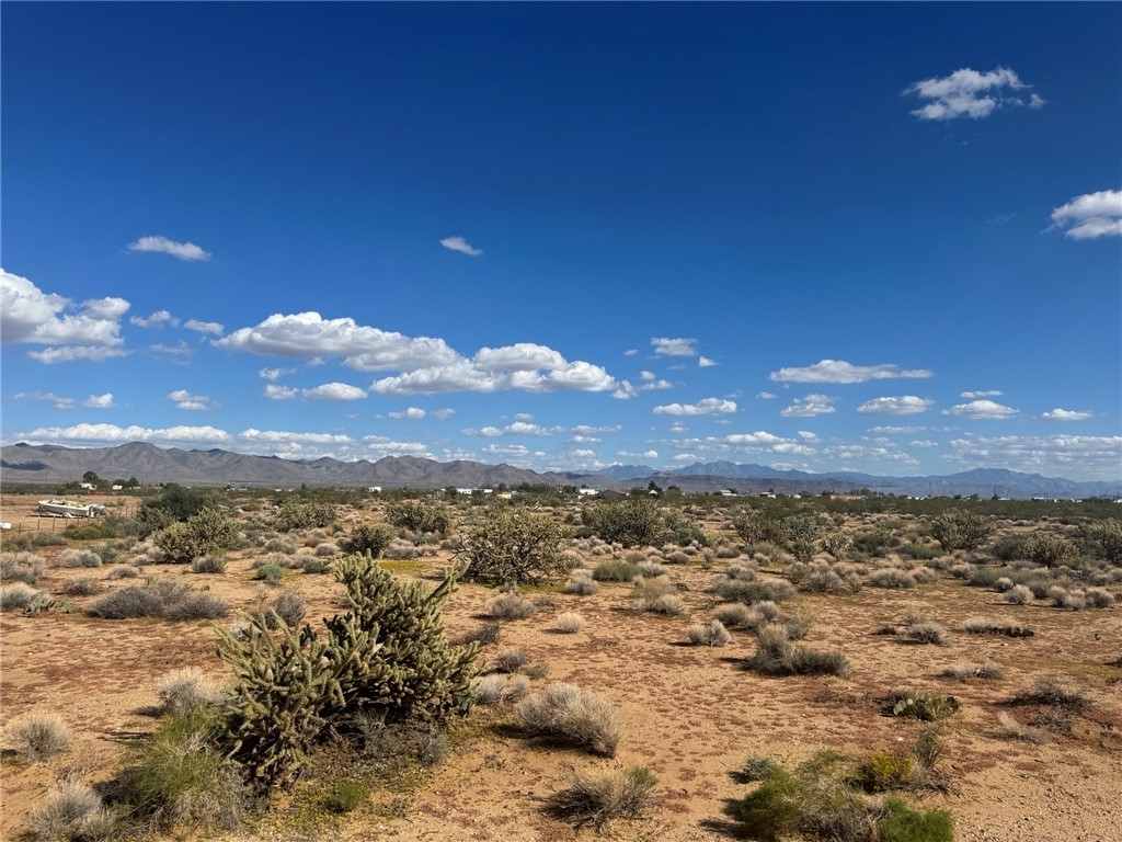 4960 Hoover Road Golden Valley, AZ 86413 - Photo 1 of 3