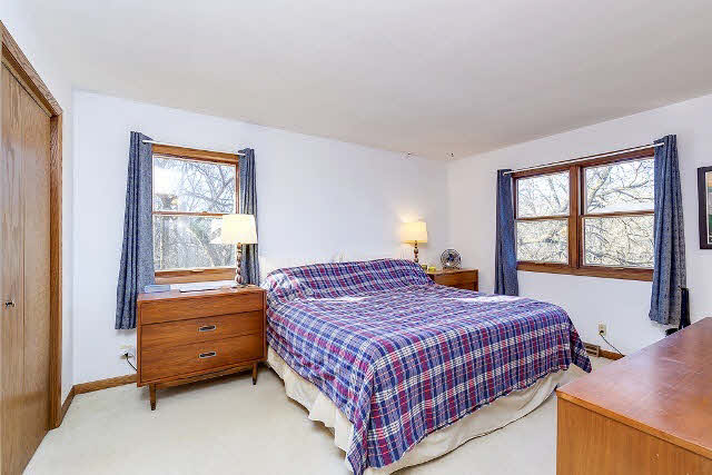 18420 Deer Hill Road Pleasant Valley, IA 52767 - Photo 17 of 24 Gallery Image 17