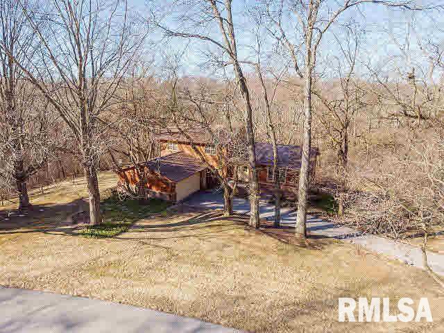 18420 Deer Hill Road Pleasant Valley, IA 52767 - Photo 4 of 24 Gallery Image 4