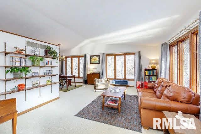 18420 Deer Hill Road Pleasant Valley, IA 52767 - Photo 7 of 24 Gallery Image 7