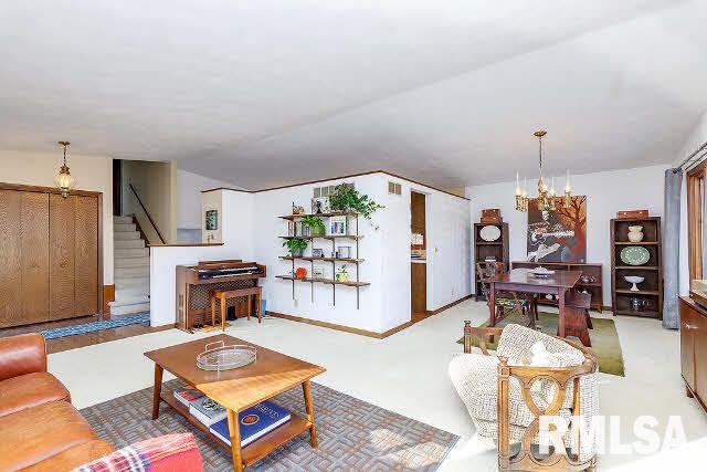 18420 Deer Hill Road Pleasant Valley, IA 52767 - Photo 8 of 24 Gallery Image 8