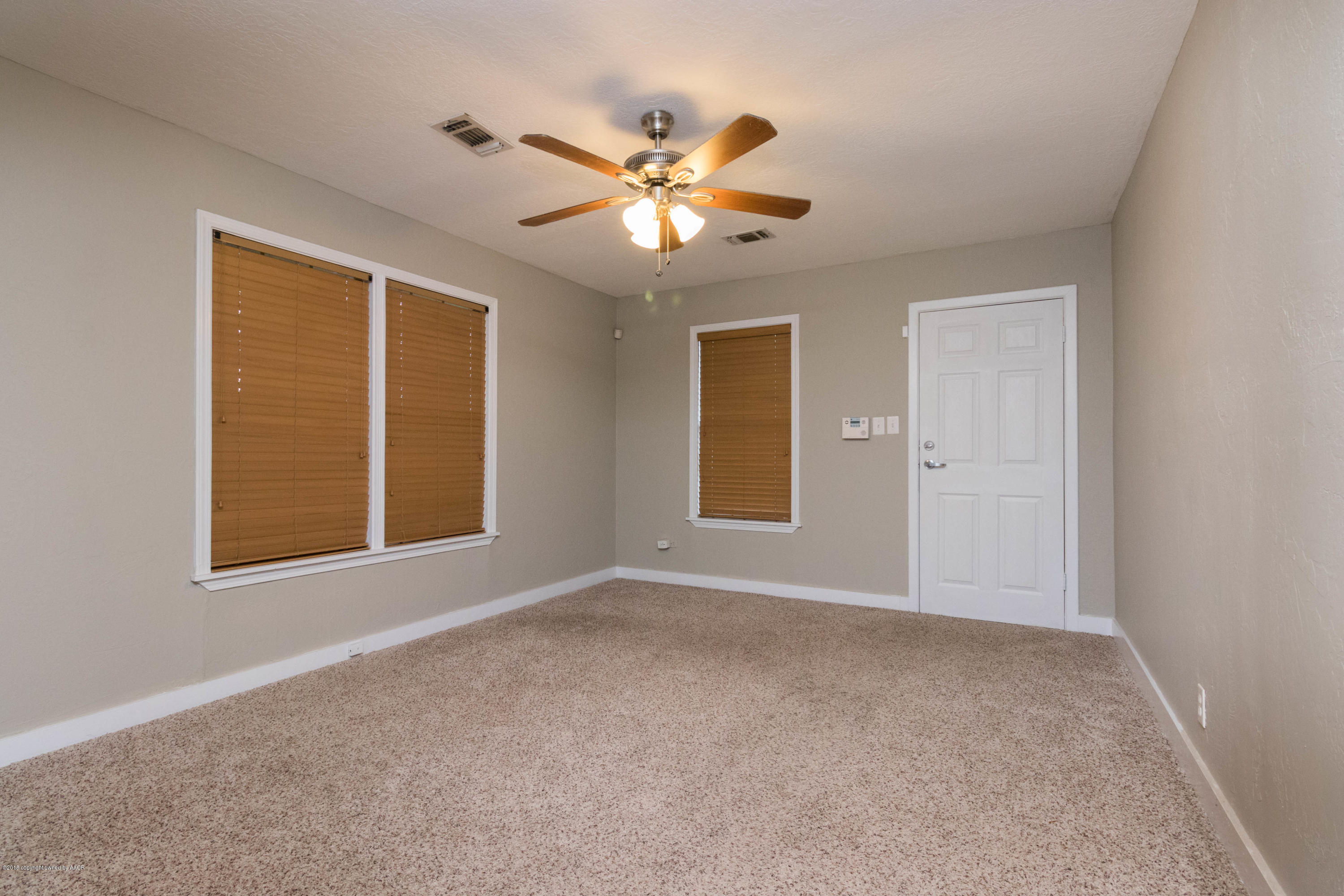 3808 South Hayden Street Amarillo, TX 79110 - Photo 4 of 21 005