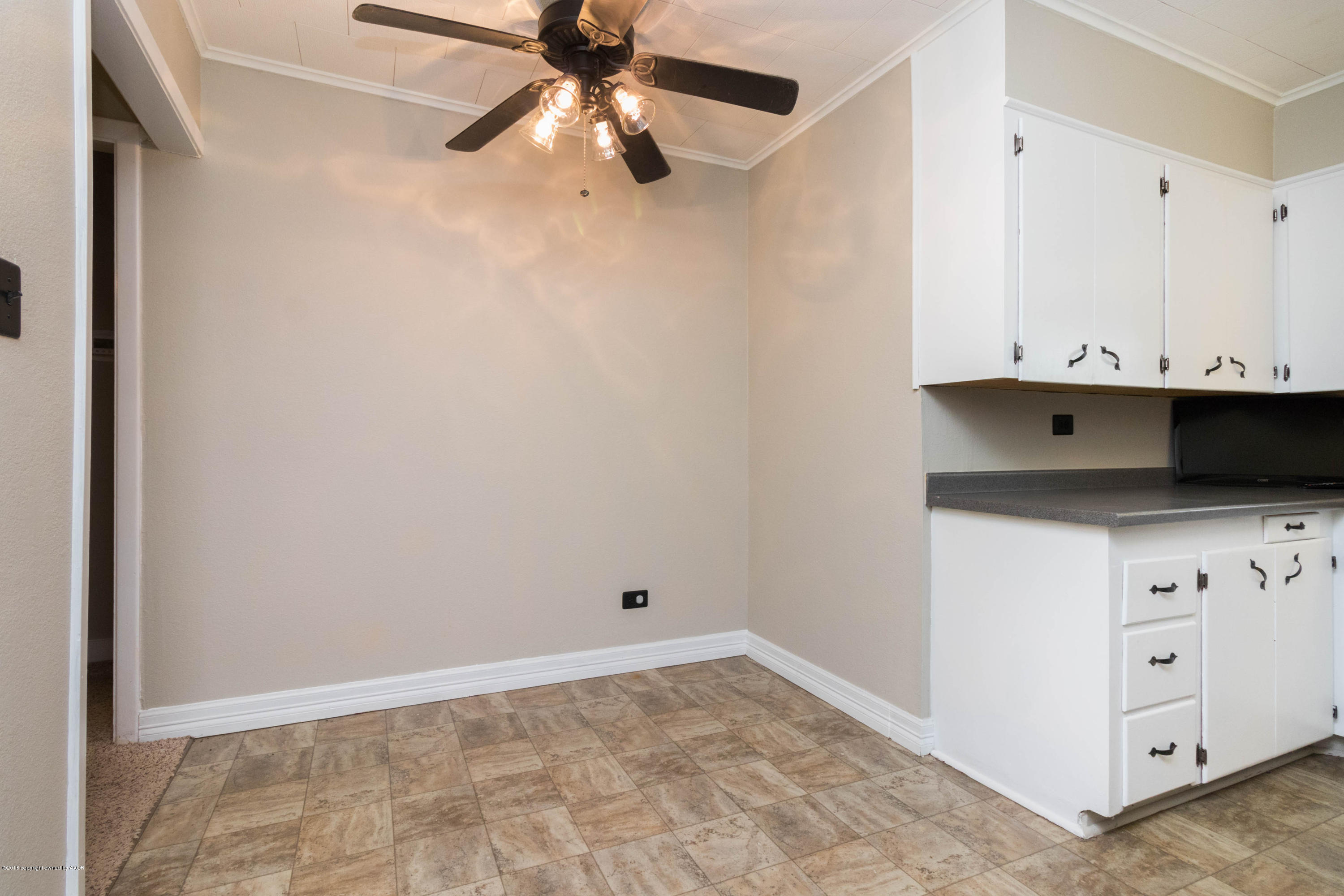3808 South Hayden Street Amarillo, TX 79110 - Photo 10 of 21 011