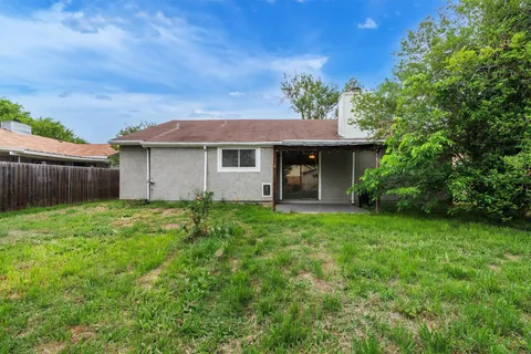 $199,000 | 807 Travis Street, Lockhart, TX 78644