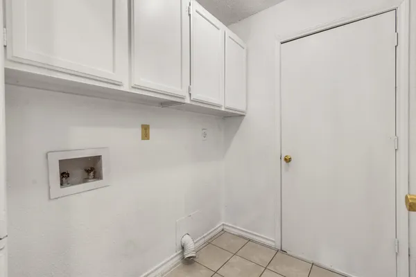 $199,000 | 807 Travis Street, Lockhart, TX 78644