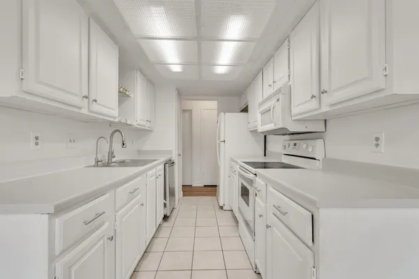 $199,000 | 807 Travis Street, Lockhart, TX 78644