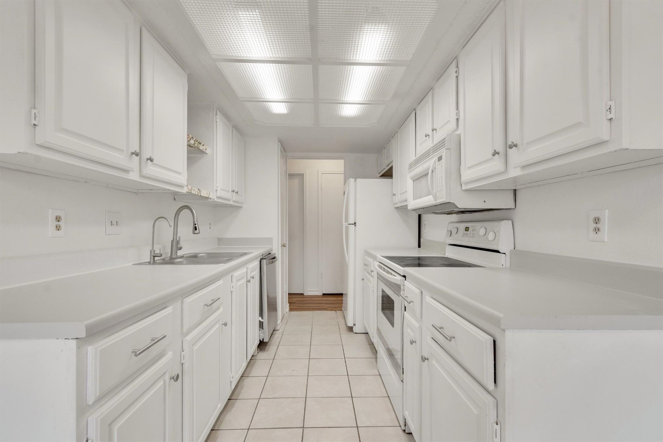 807 Travis Street Lockhart, TX 78644 - Photo 8 of 20