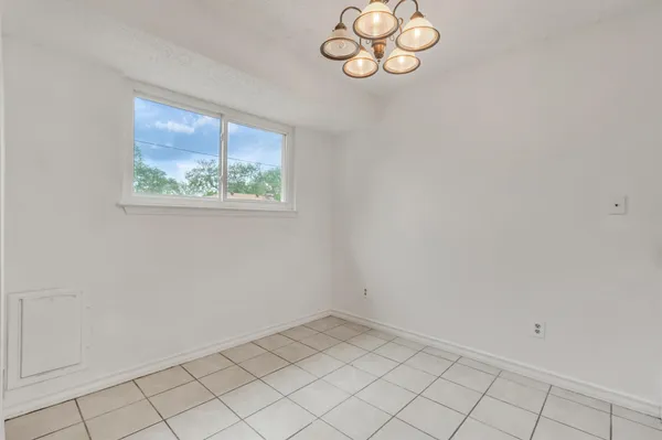 $199,000 | 807 Travis Street, Lockhart, TX 78644