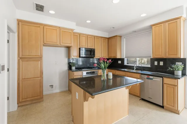 $499,500 | 17 Narwal Place, Sacramento, CA 95835