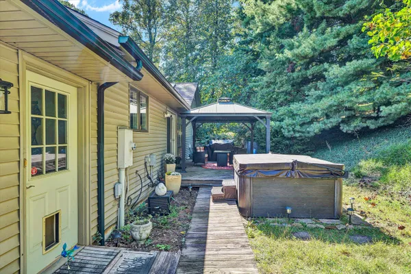 $465,000 | 4625 Twelve Oclock Knob Road, Roanoke, VA 24018