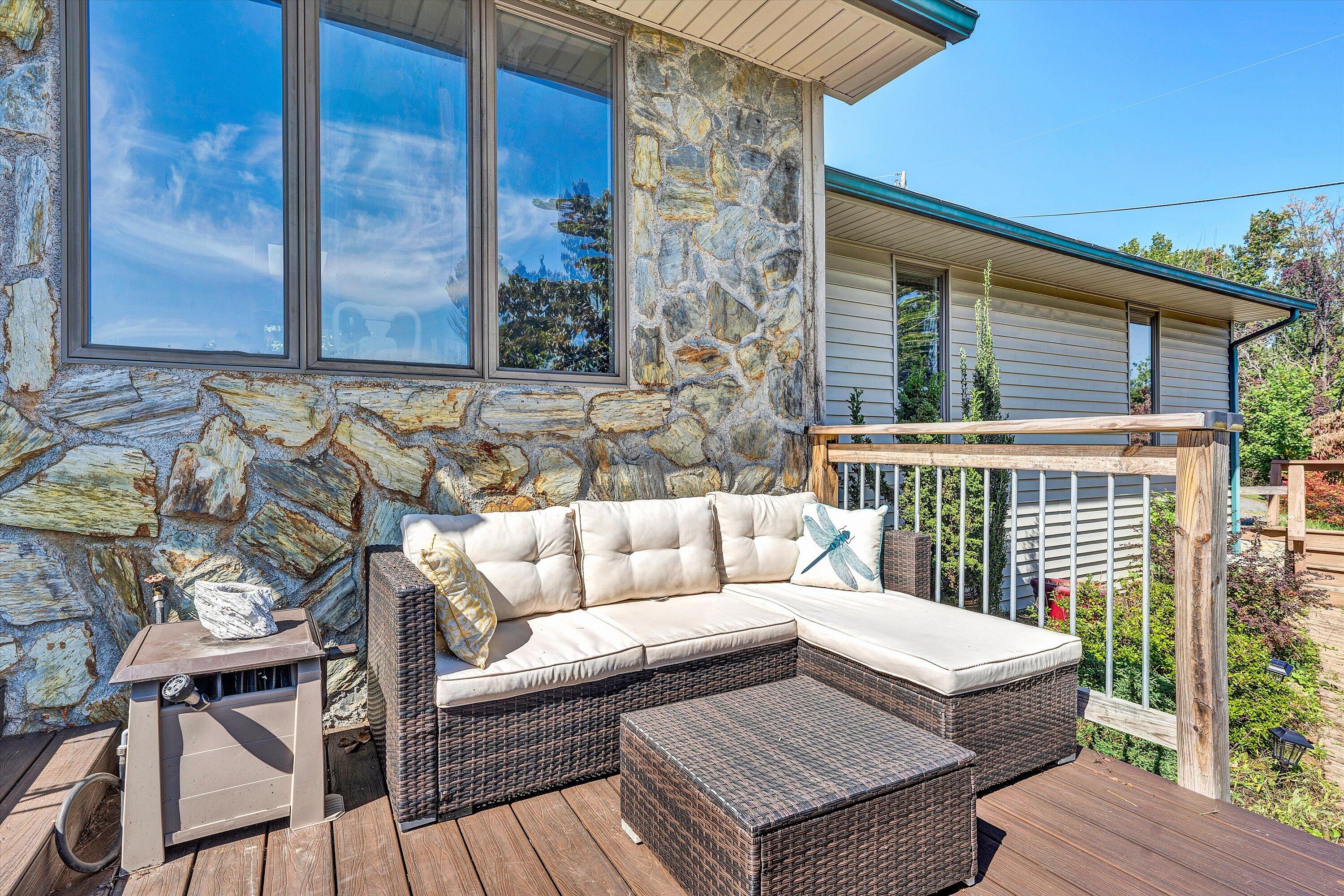 4625 Twelve Oclock Knob Road Roanoke, VA 24018 - Photo 9 of 70 09-SGP-08964