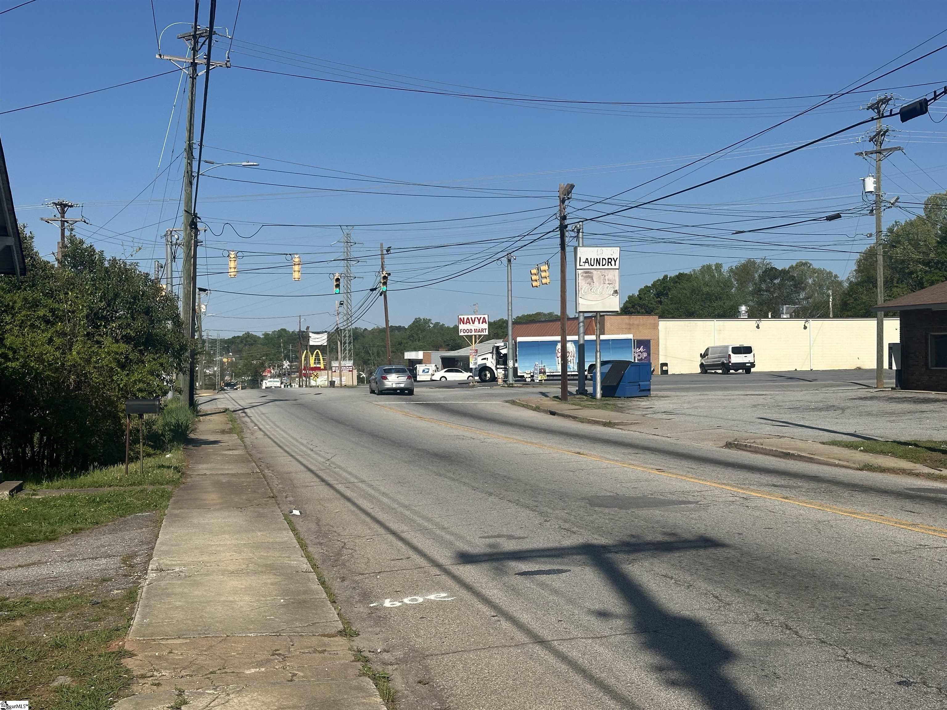 320 Fleming Street Laurens, SC 29360 - Photo 2 of 6