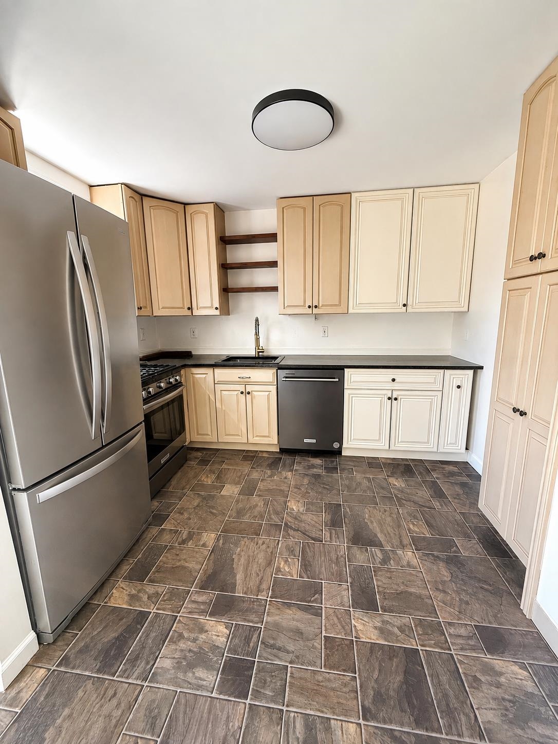 1 Courrier Place Rutherford, NJ 07070 - Photo 3 of 24 Gallery Image 3