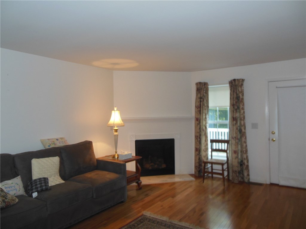 4 Schilke Drive Westerly, RI 02891 - Photo 7 of 17