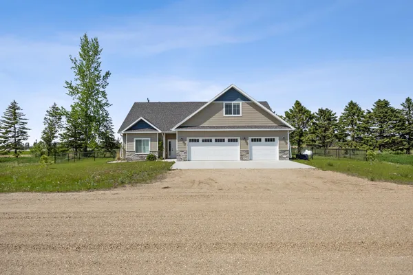 $375,000 | 300 Pine Drive, Hankinson, ND 58041