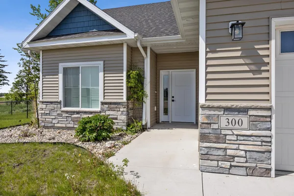 $375,000 | 300 Pine Drive, Hankinson, ND 58041