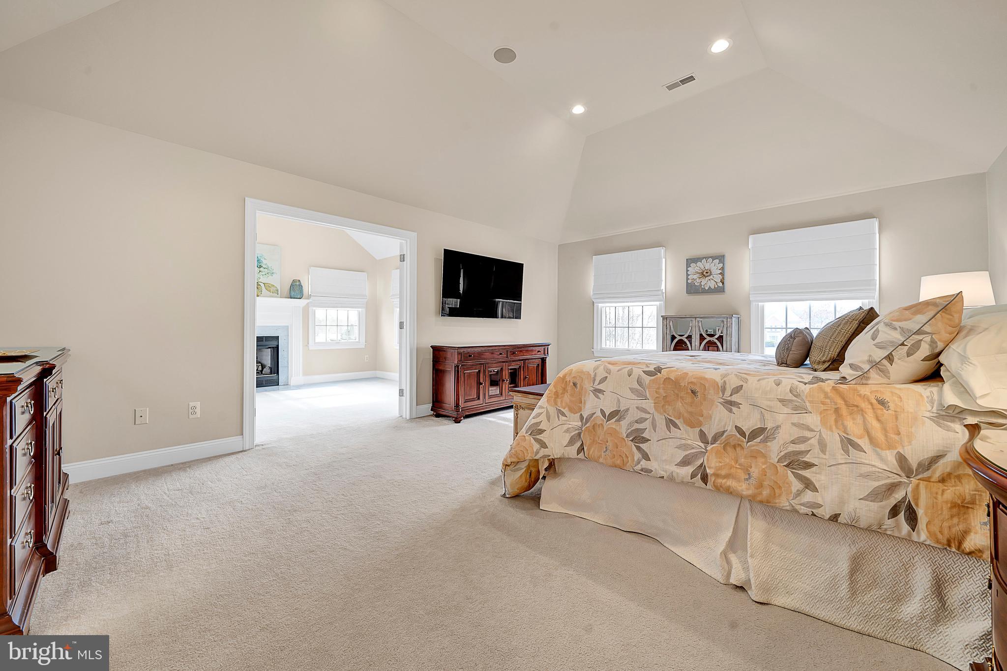 6 Hunters Ridge Drive Pennington, NJ 08534 - Photo 38 of 57 Master bedroom