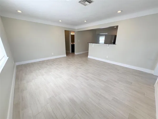 $3,200 | 736 86th Avenue North, St. Petersburg, FL 33702