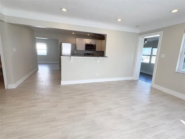 $3,200 | 736 86th Avenue North, St. Petersburg, FL 33702