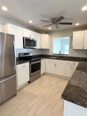 $3,200 | 736 86th Avenue North, St. Petersburg, FL 33702