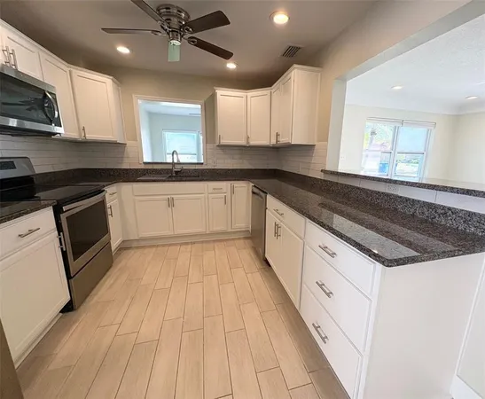 $3,200 | 736 86th Avenue North, St. Petersburg, FL 33702