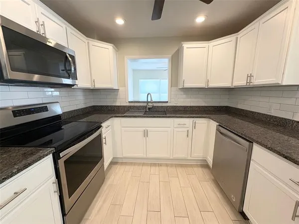 $3,200 | 736 86th Avenue North, St. Petersburg, FL 33702