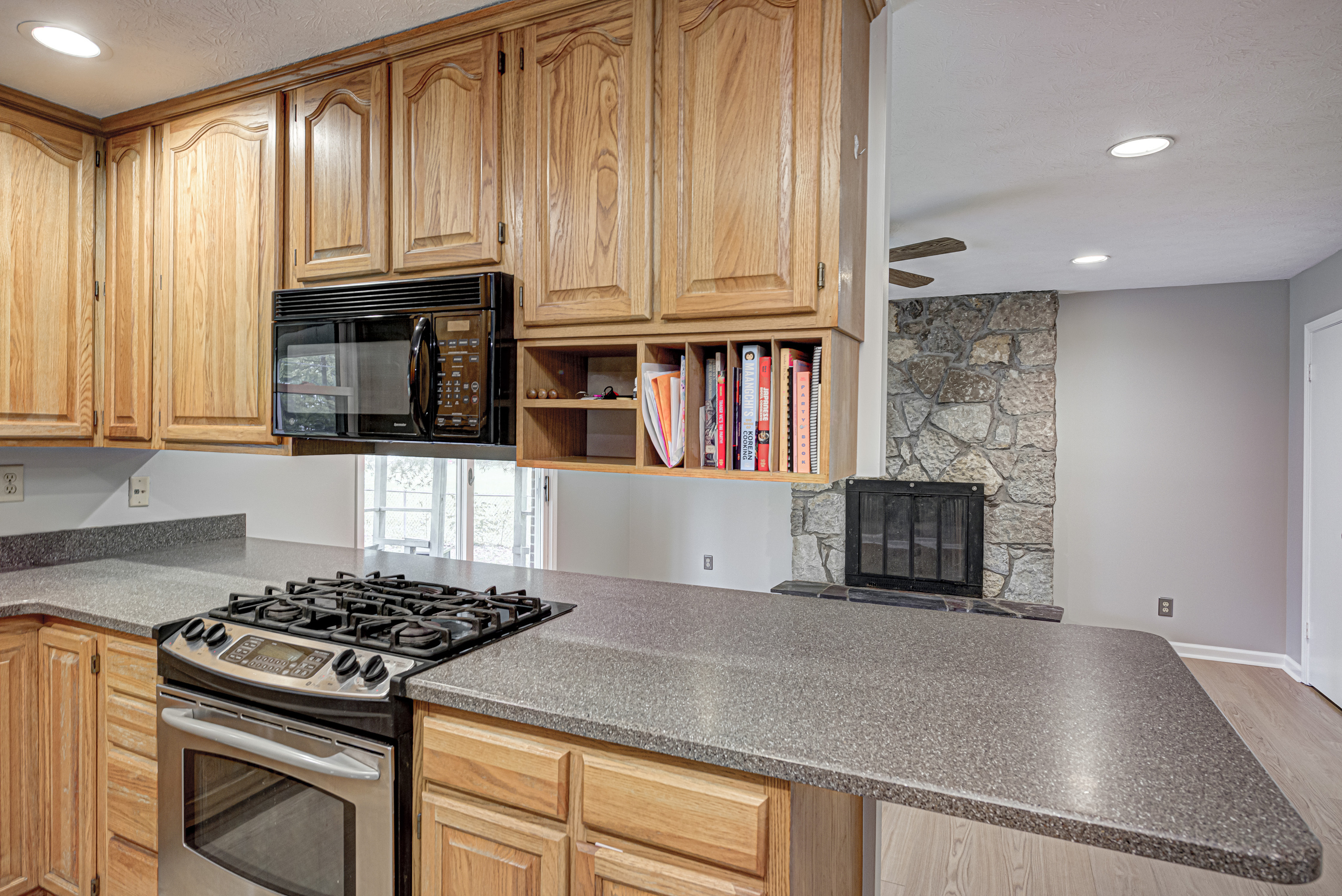 8104 Folkstone Road Indianapolis, IN 46268 - Photo 15 of 34 Gallery Image 15