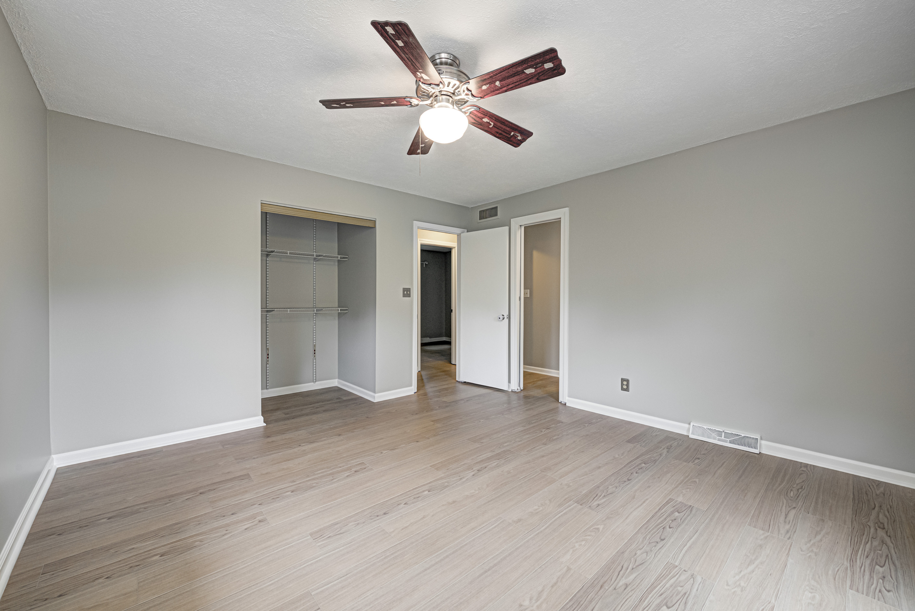 8104 Folkstone Road Indianapolis, IN 46268 - Photo 17 of 34 Gallery Image 17