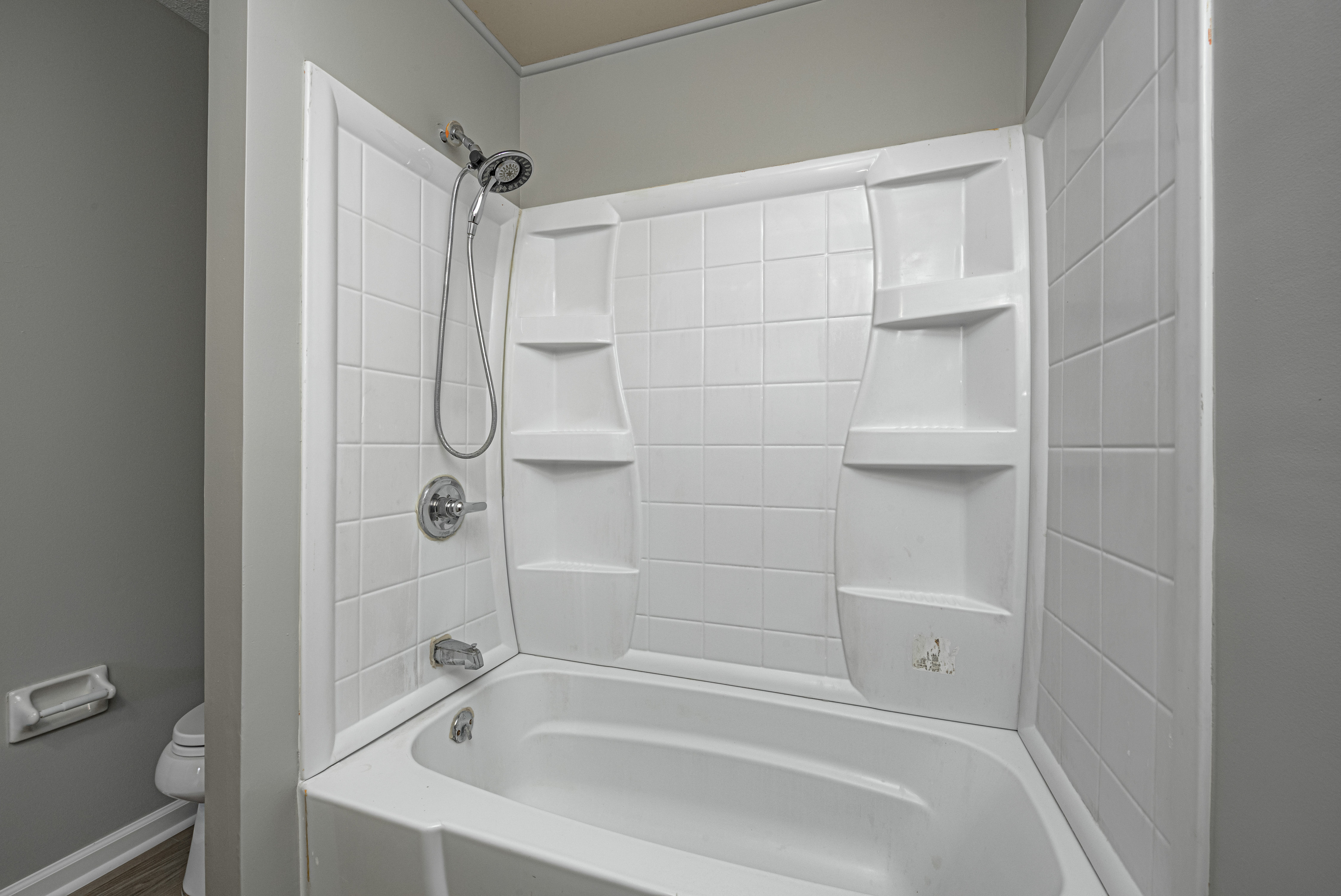8104 Folkstone Road Indianapolis, IN 46268 - Photo 19 of 34 Gallery Image 19