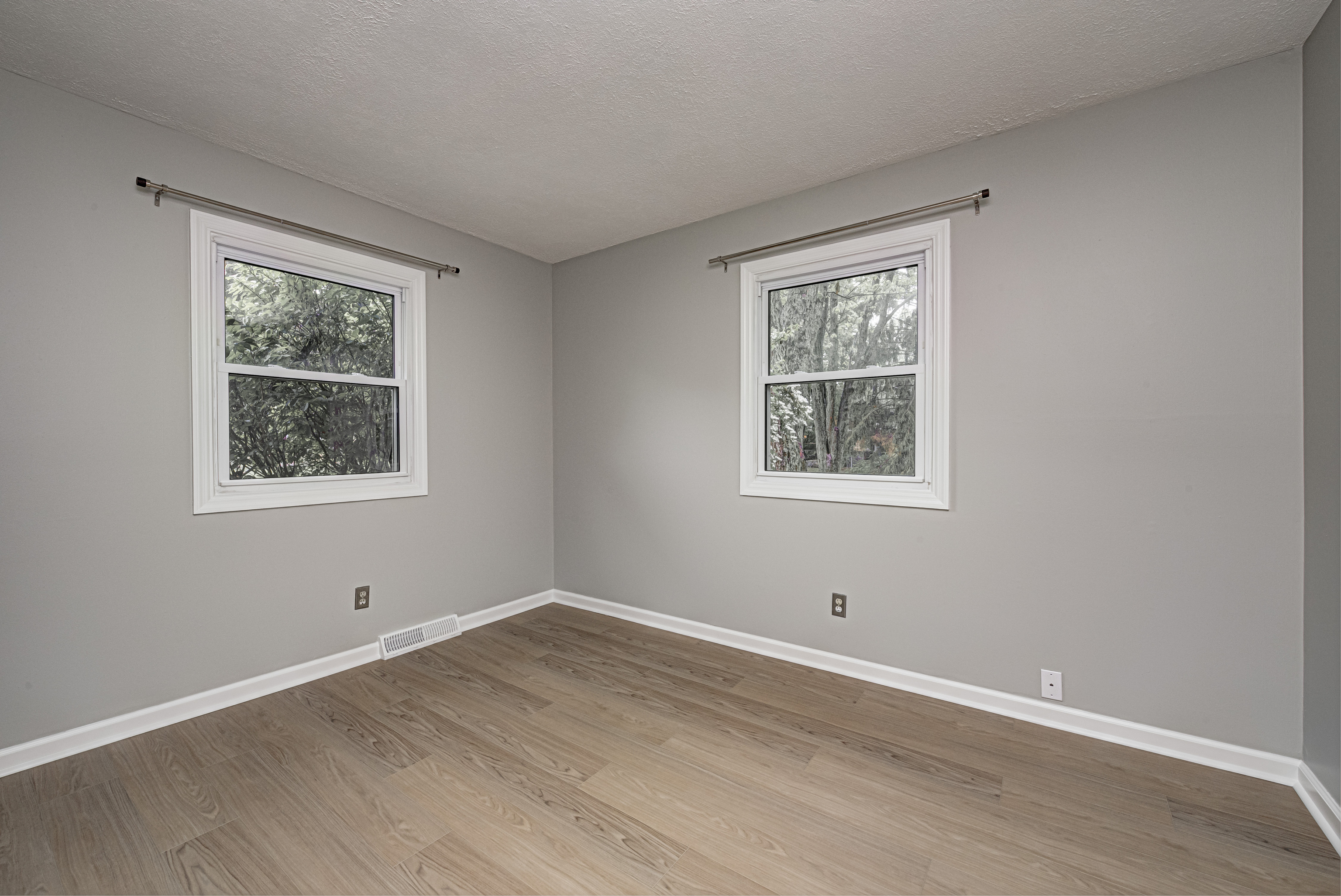 8104 Folkstone Road Indianapolis, IN 46268 - Photo 20 of 34 Gallery Image 20