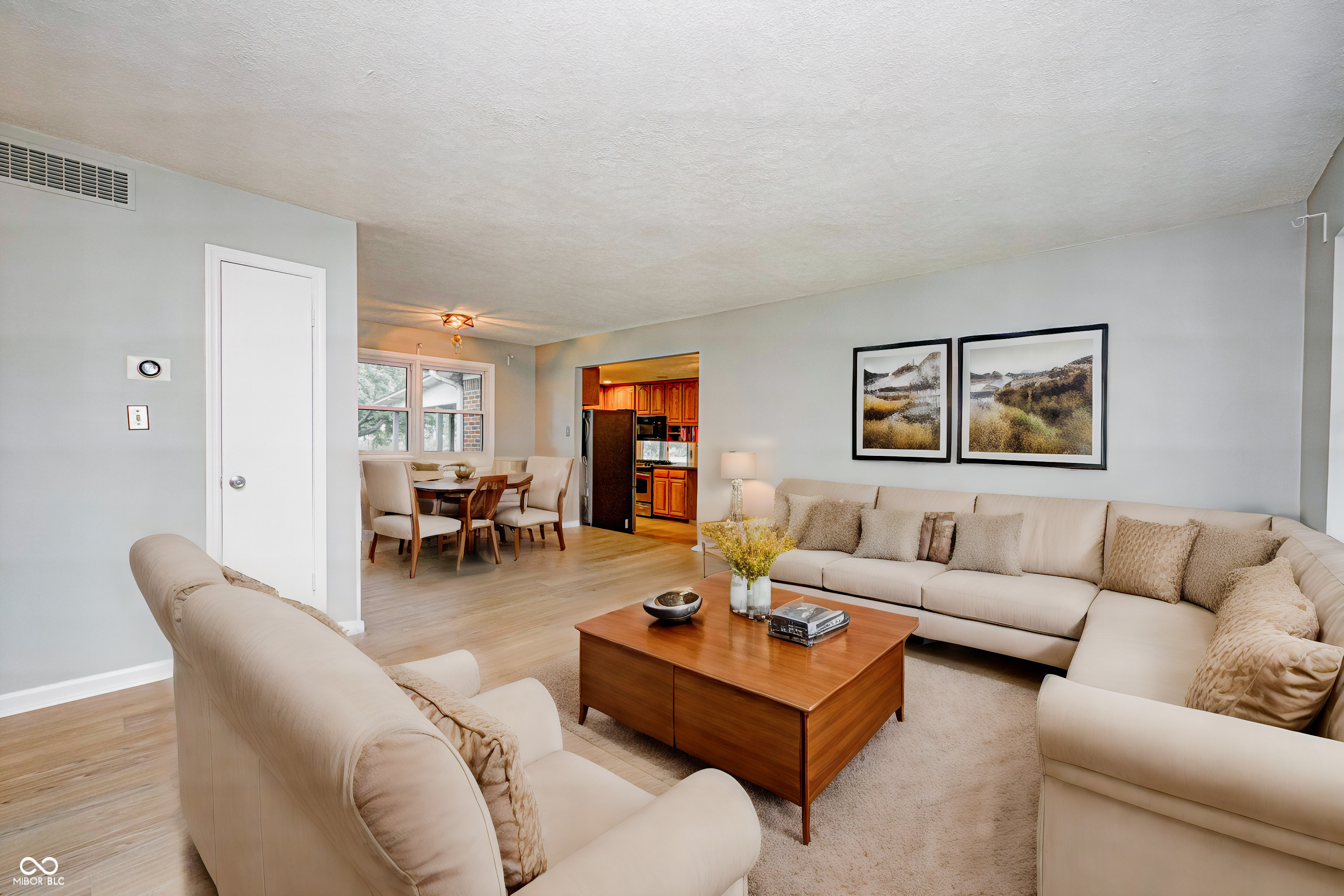 8104 Folkstone Road Indianapolis, IN 46268 - Photo 2 of 34 Gallery Image 2