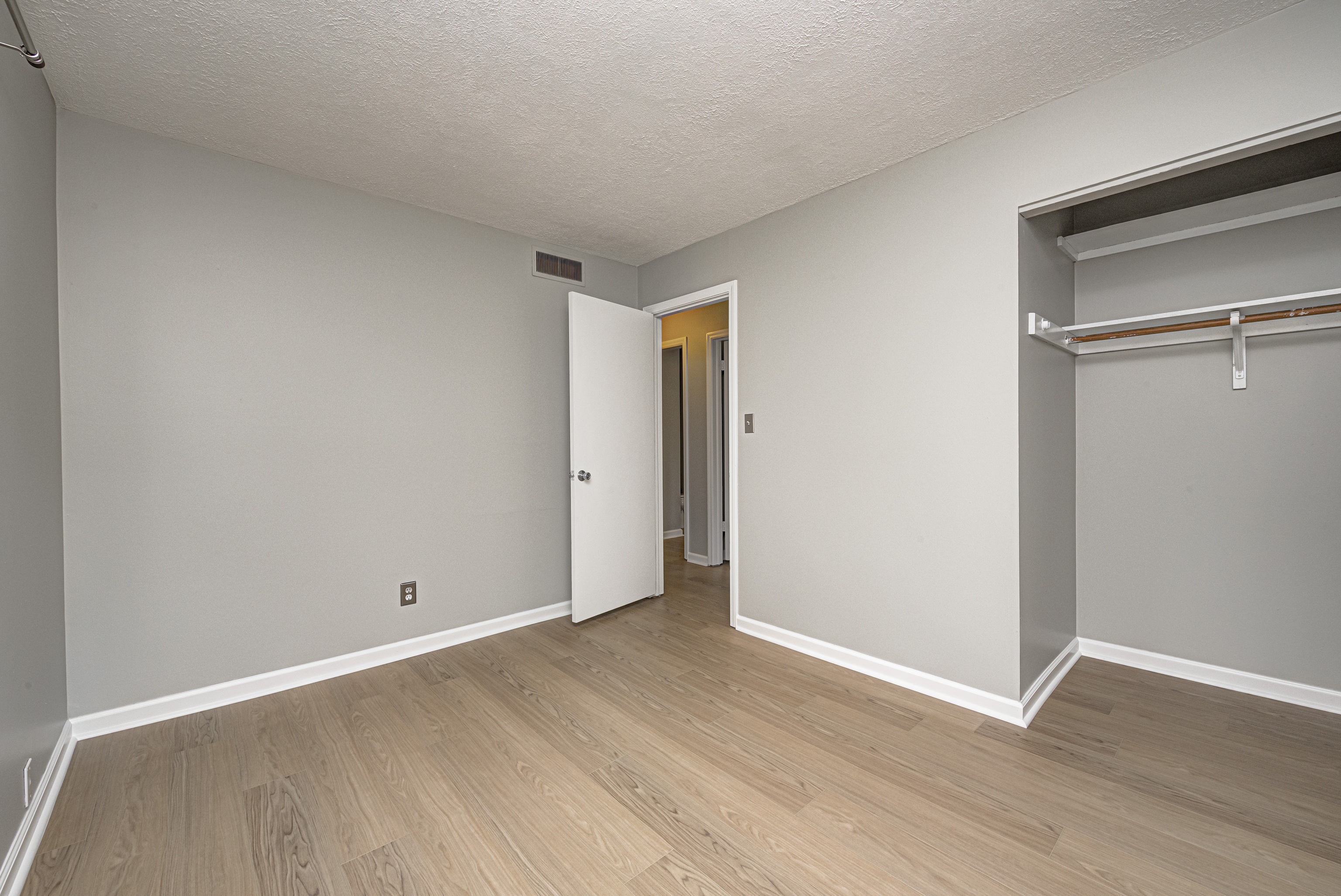 8104 Folkstone Road Indianapolis, IN 46268 - Photo 21 of 34 Gallery Image 21