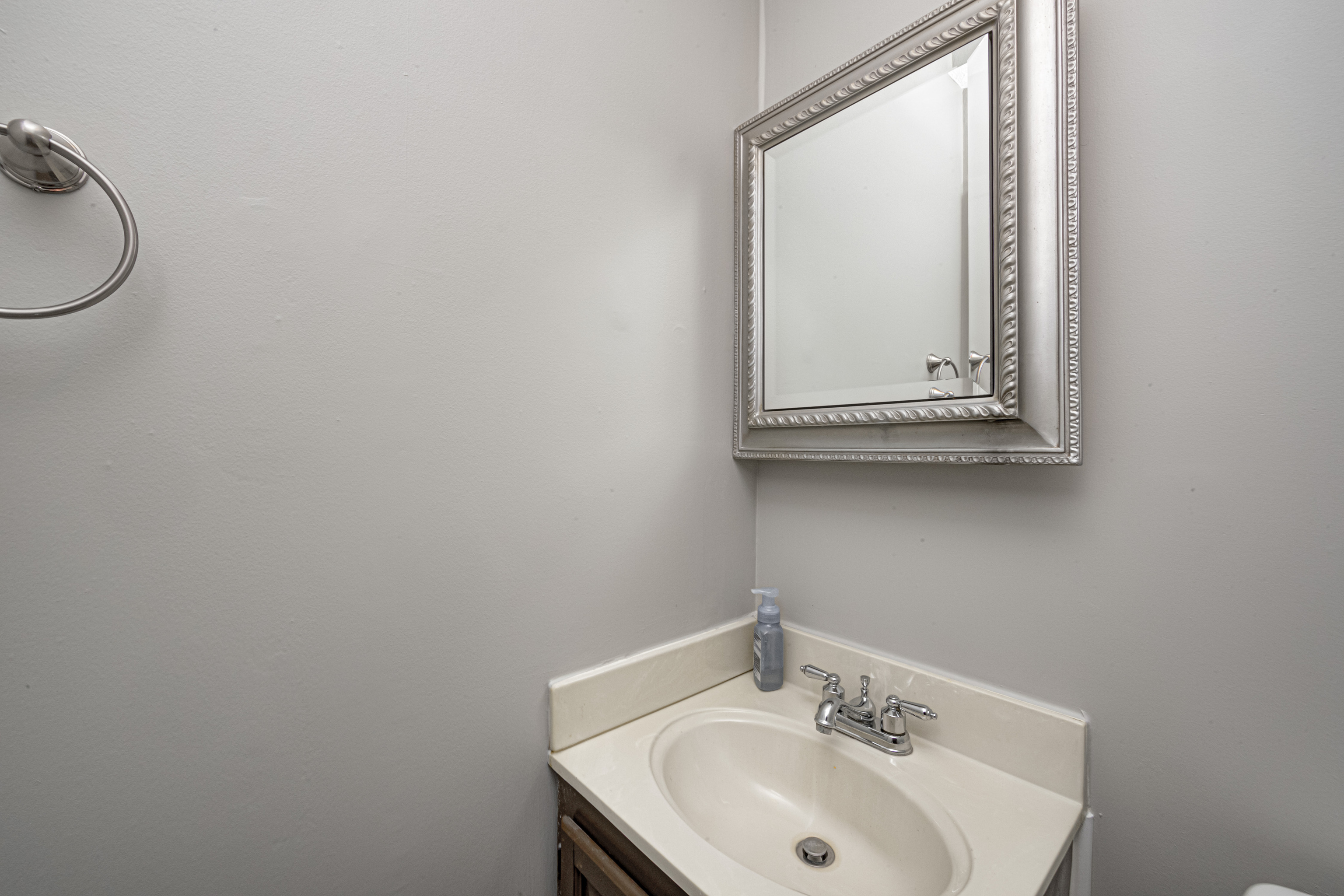 8104 Folkstone Road Indianapolis, IN 46268 - Photo 24 of 34 Gallery Image 24