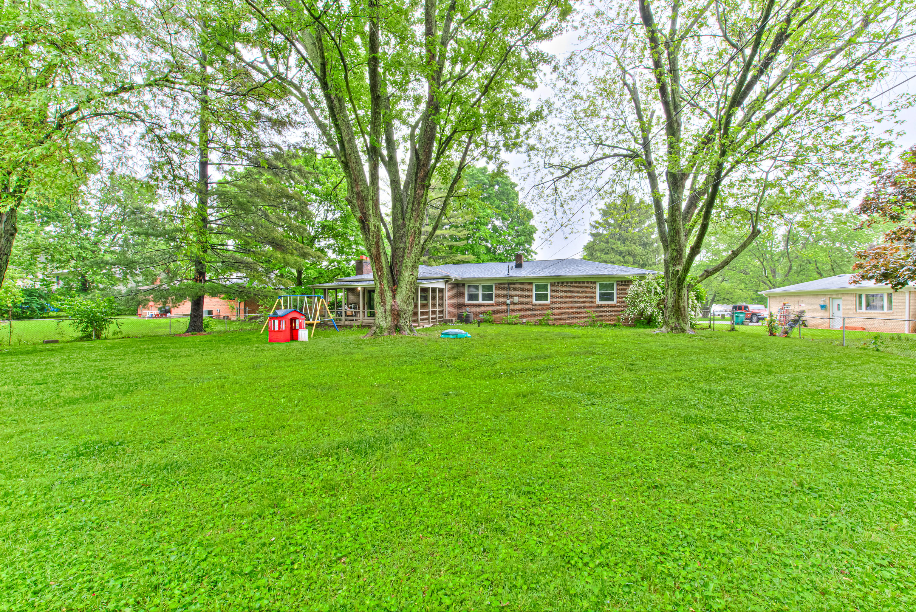 8104 Folkstone Road Indianapolis, IN 46268 - Photo 33 of 34 Gallery Image 33