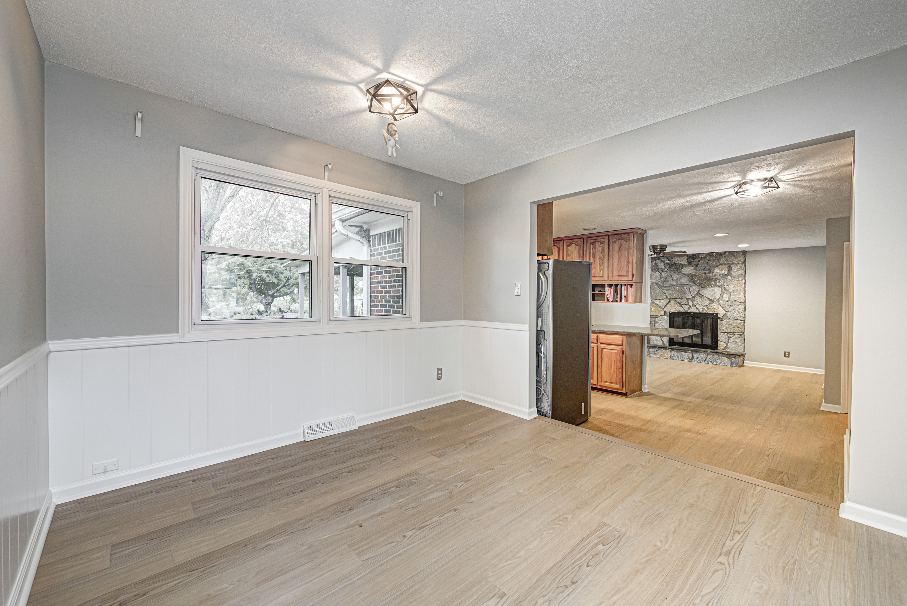 8104 Folkstone Road Indianapolis, IN 46268 - Photo 5 of 34 Gallery Image 5