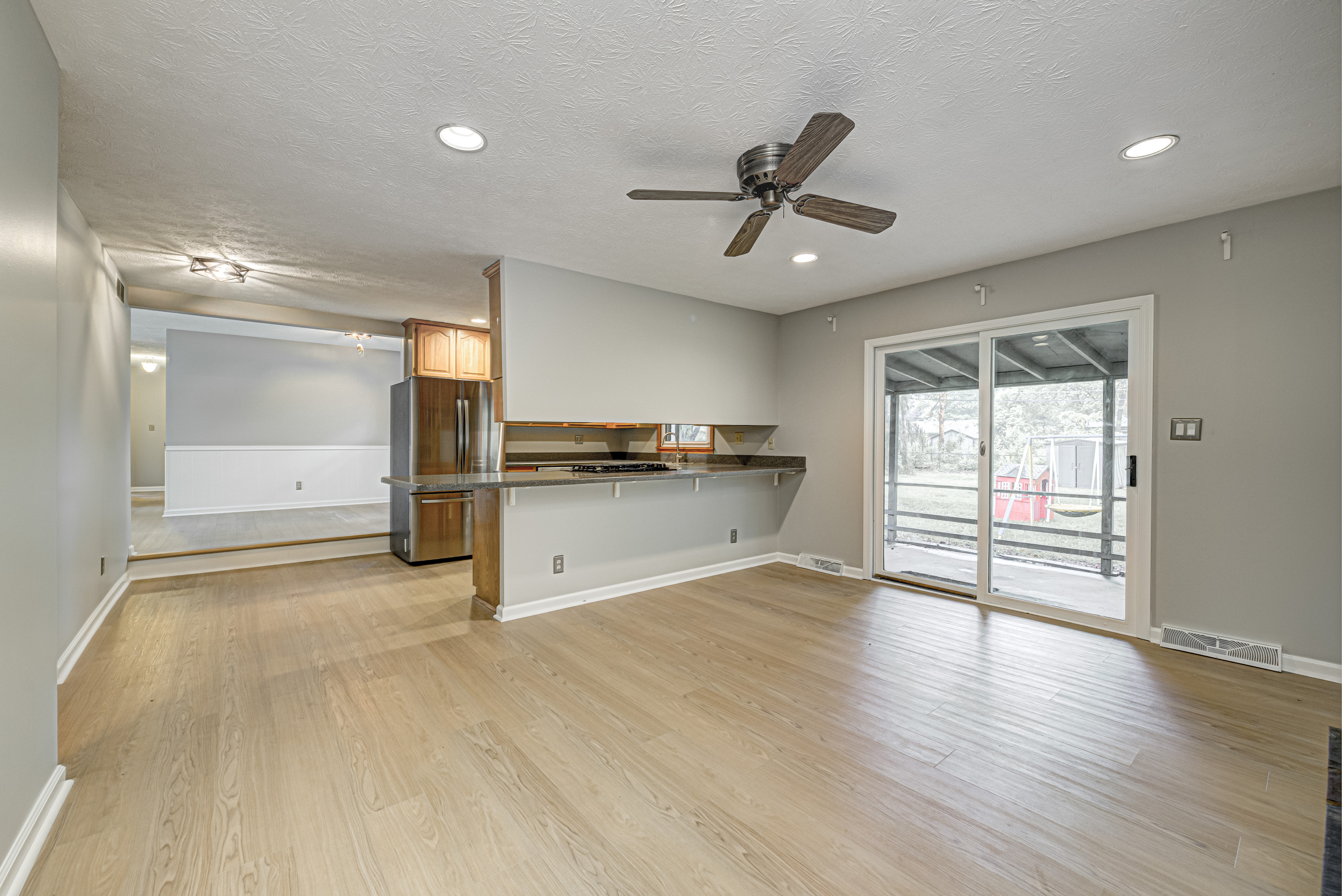 8104 Folkstone Road Indianapolis, IN 46268 - Photo 9 of 34 Gallery Image 9