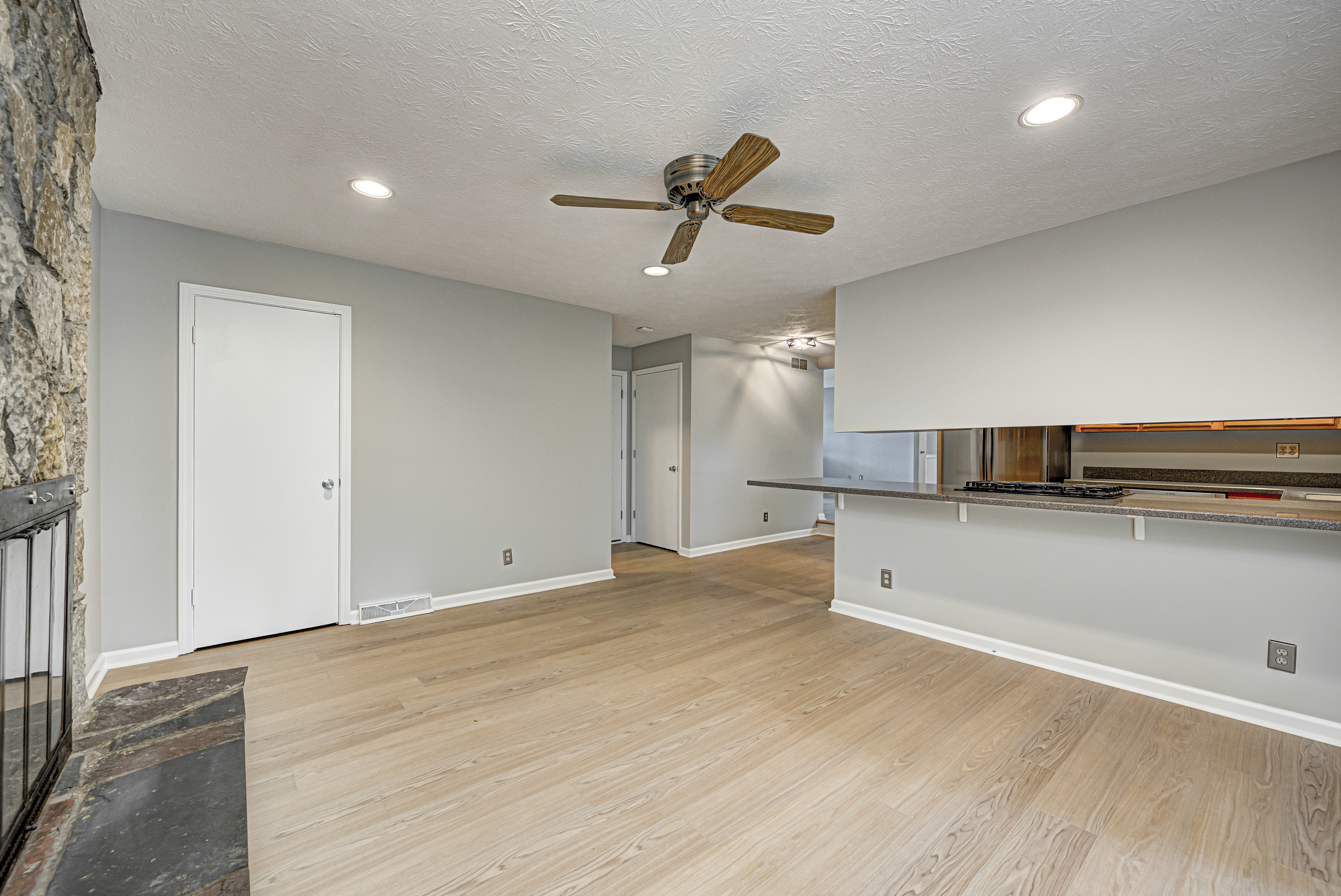 8104 Folkstone Road Indianapolis, IN 46268 - Photo 10 of 34 Gallery Image 10